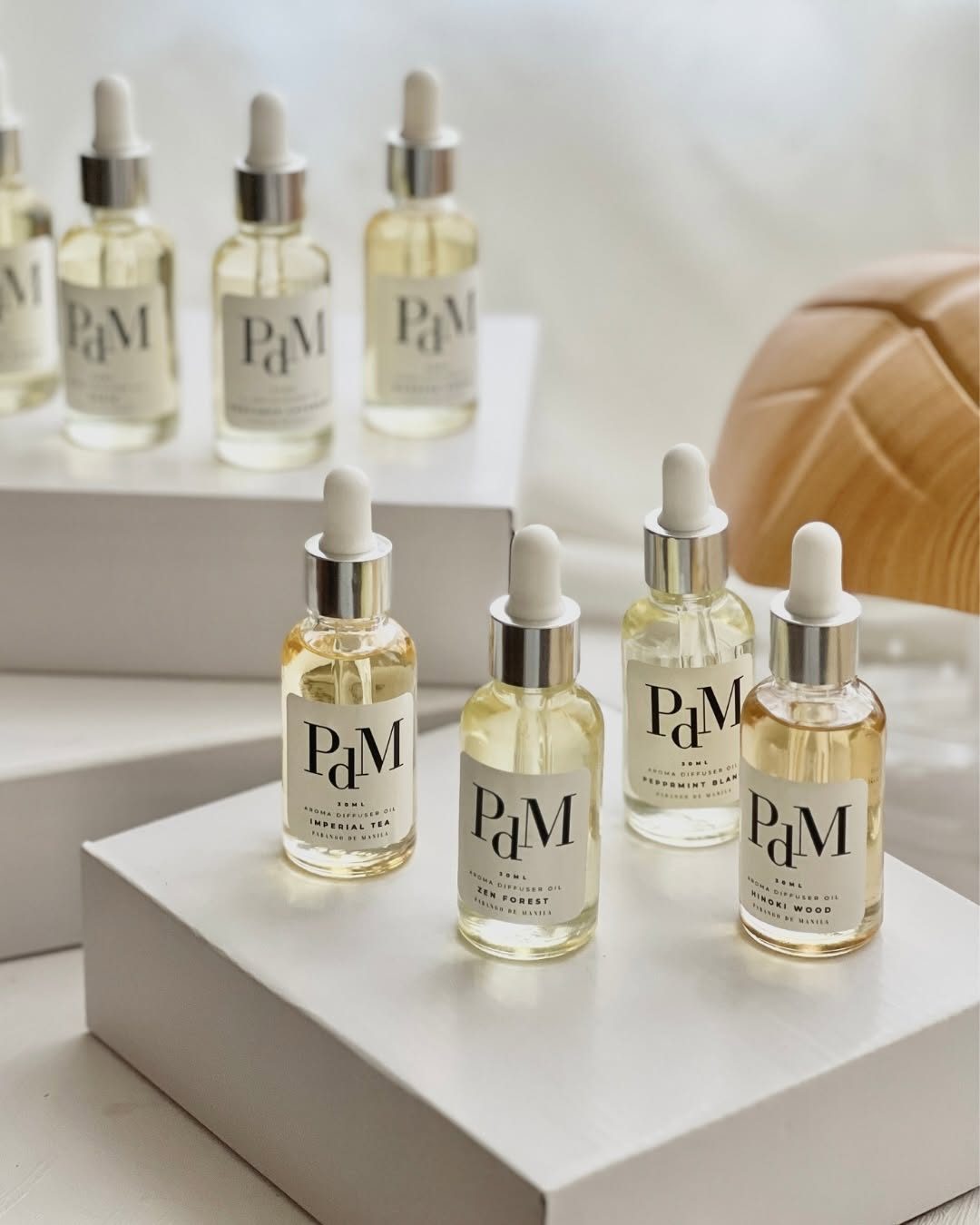 Aroma diffuser oils in dropper bottles